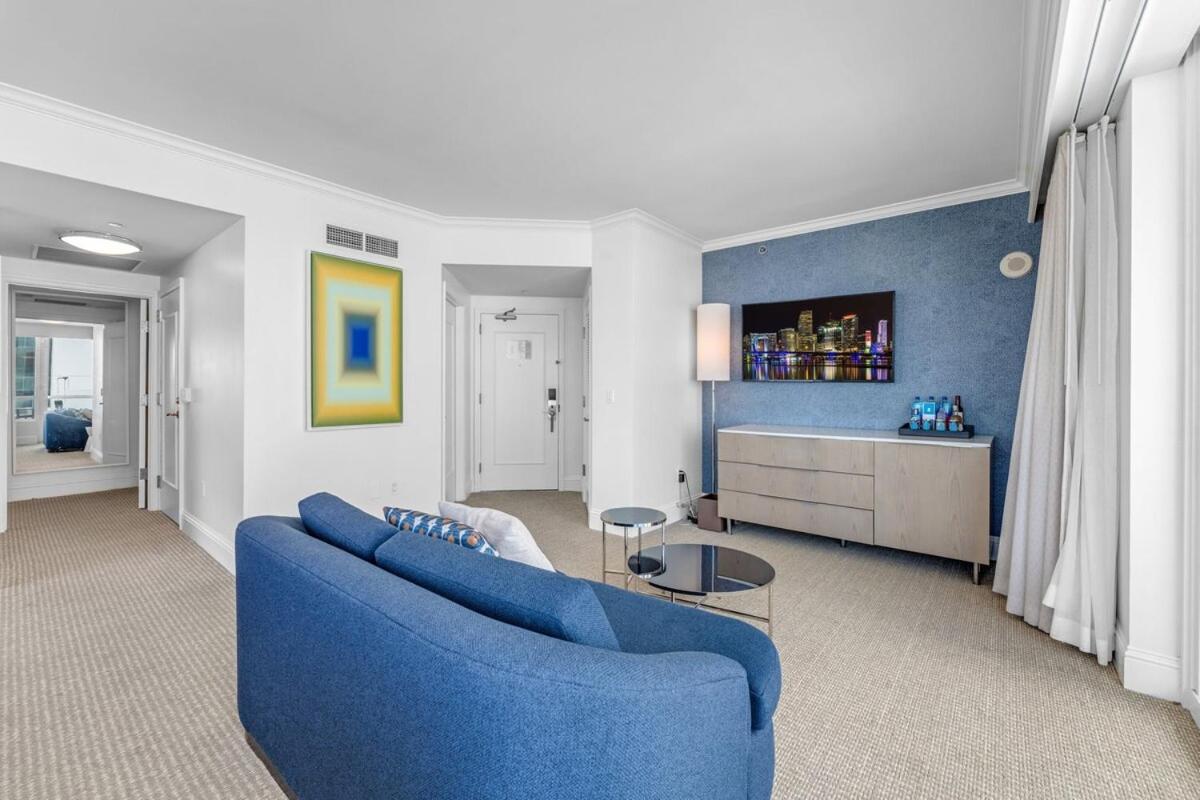 Fontainebleau - Street & Partial Ocean View Apartamento *