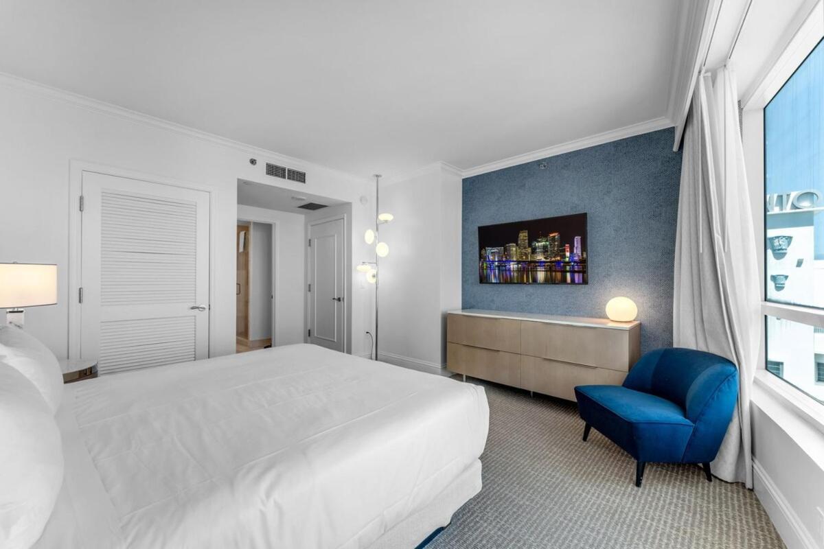 Fontainebleau - Street & Partial Ocean View