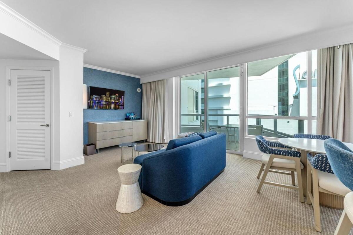 Fontainebleau - Street & Partial Ocean View