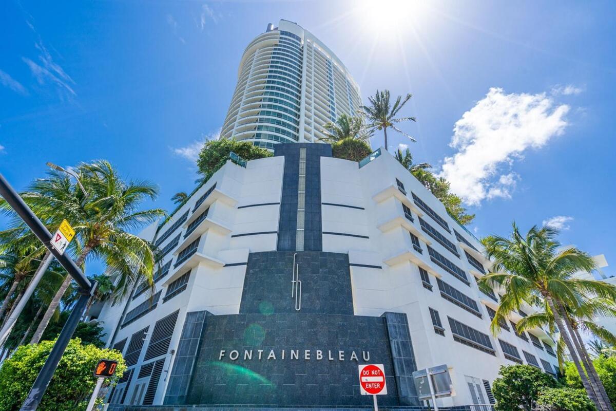 Fontainebleau - Street & Partial Ocean View Apartamento